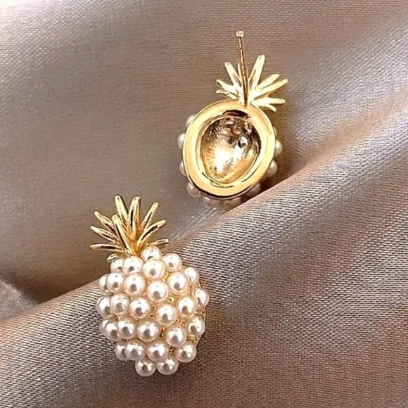 Pearl Earrings Pineapple Studs Holloywood Glam Simple Classy Trendy Tropical NEW - Picture 2 of 4